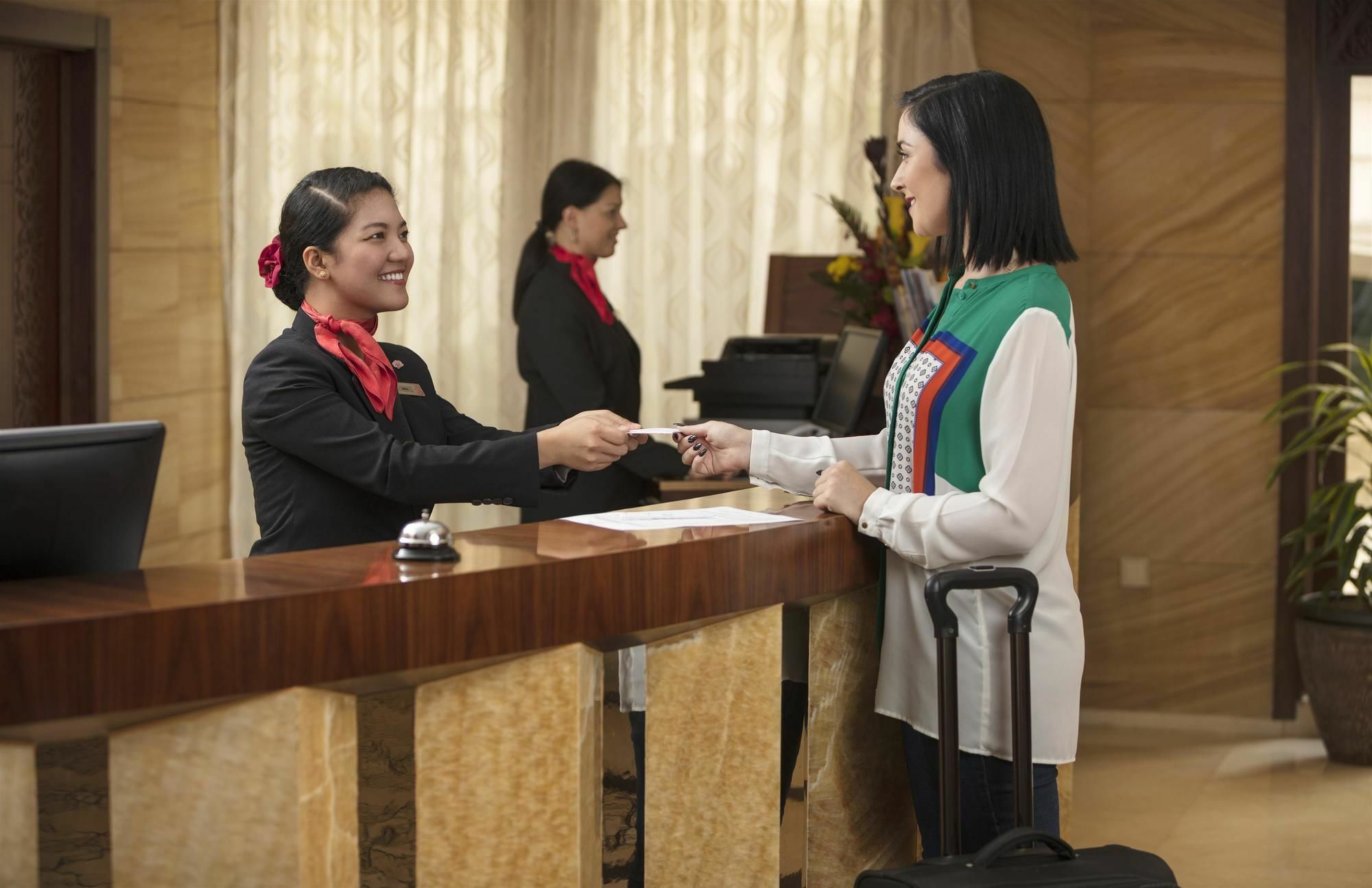 Coral Muscat Hotel And Apartments Bagian luar foto