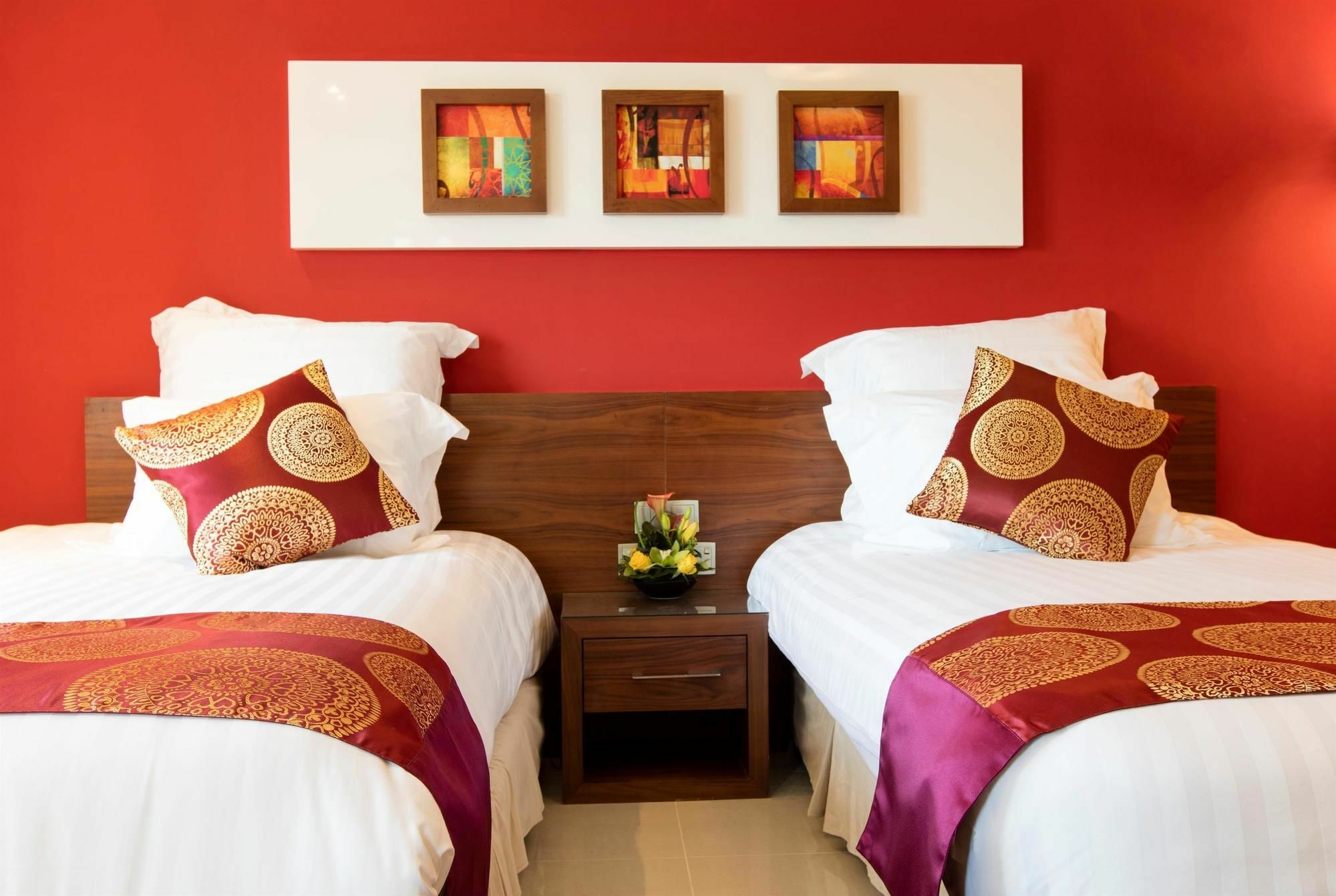 Coral Muscat Hotel And Apartments Bagian luar foto