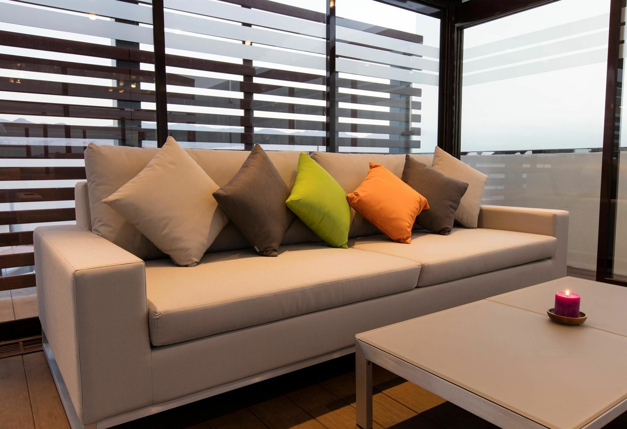 Coral Muscat Hotel And Apartments Bagian luar foto