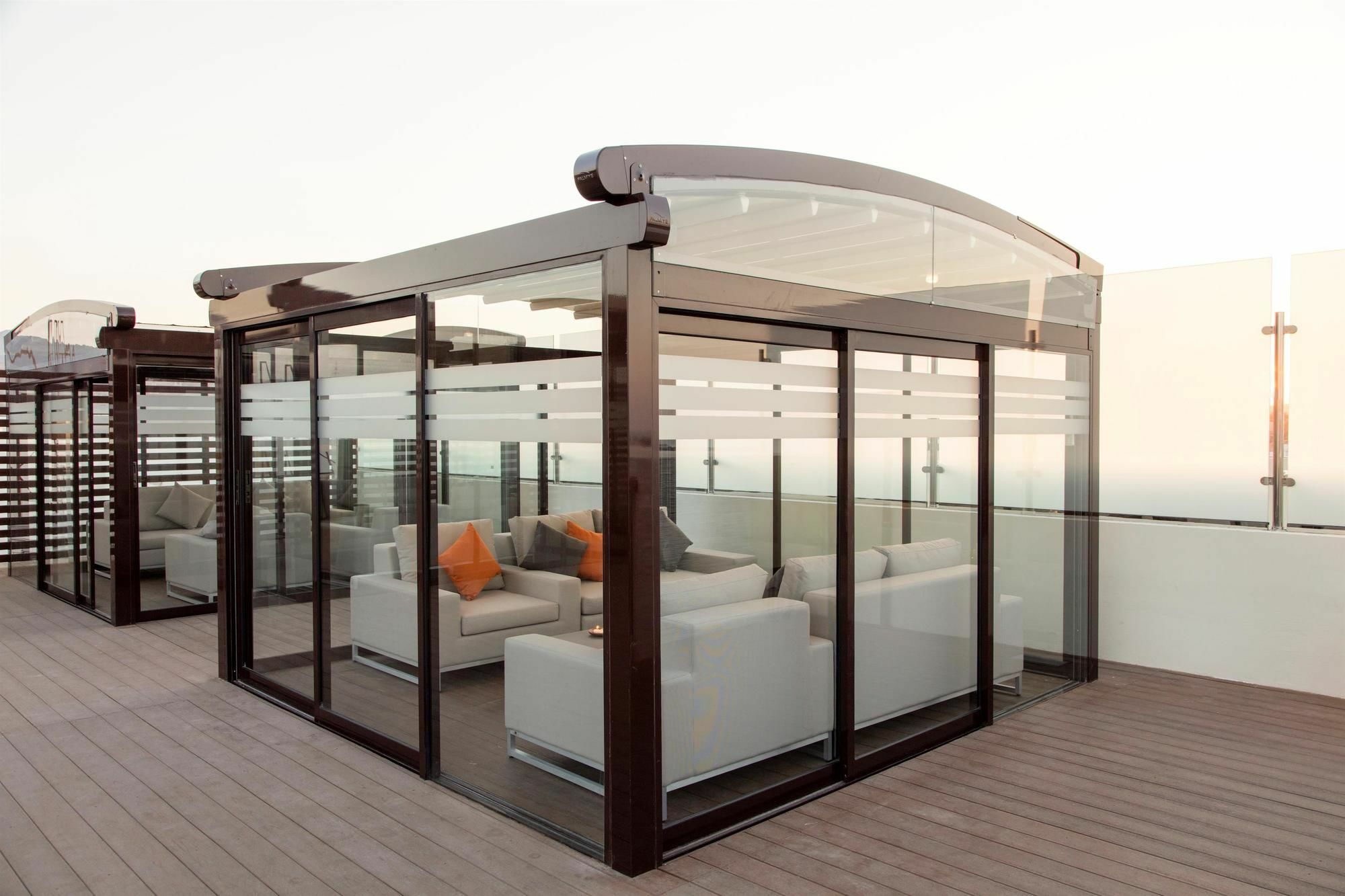Coral Muscat Hotel And Apartments Bagian luar foto